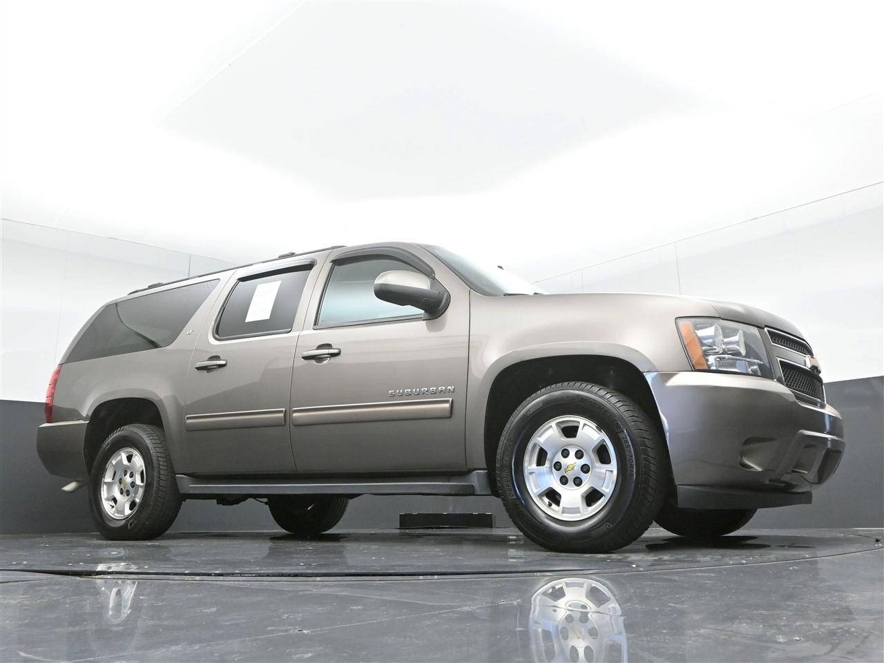 Chevrolet Suburban LT 1500 2WD 2013