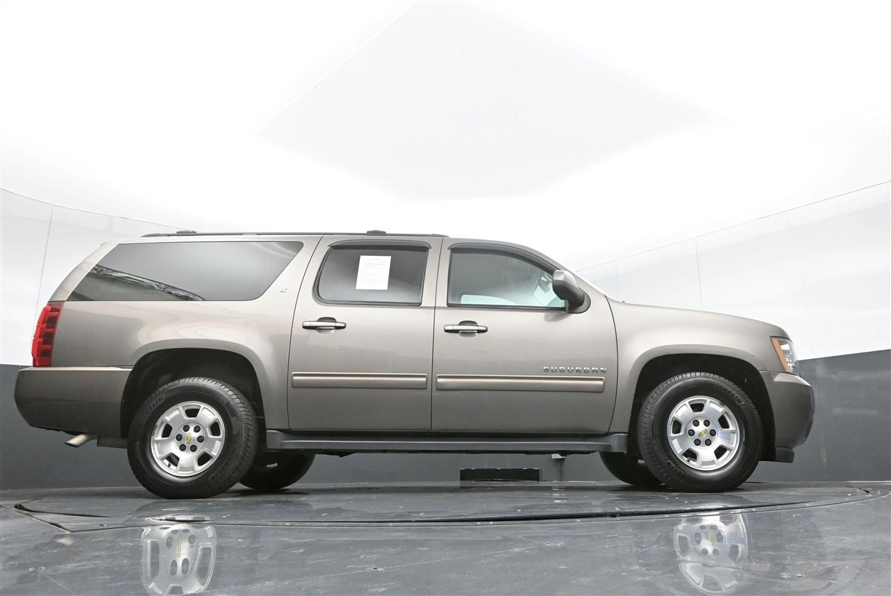 Chevrolet Suburban LT 1500 2WD 2013