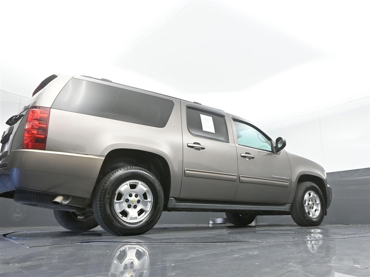 Chevrolet Suburban LT 1500 2WD 2013