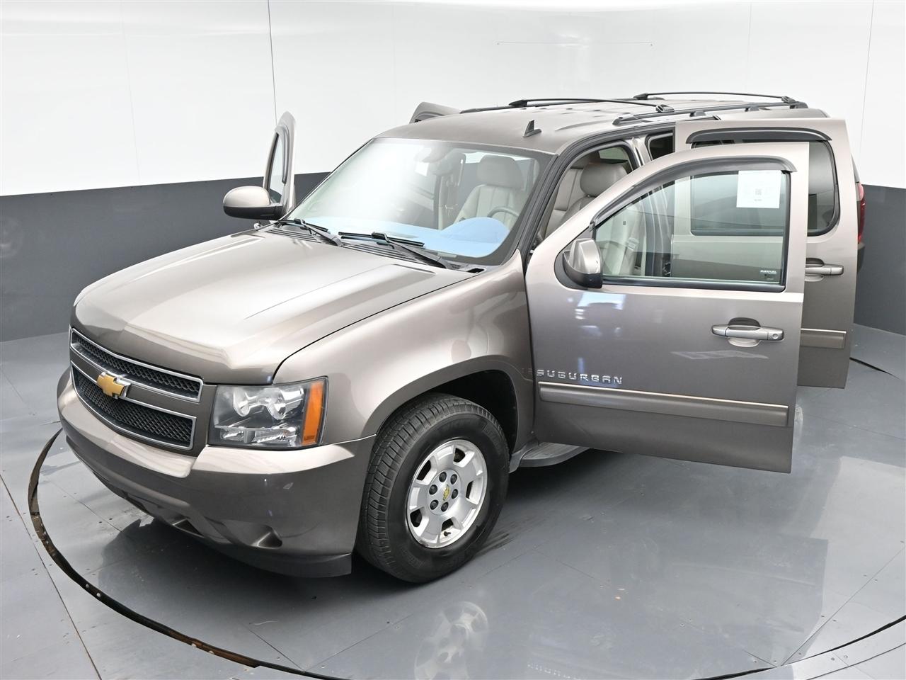 Chevrolet Suburban LT 1500 2WD 2013