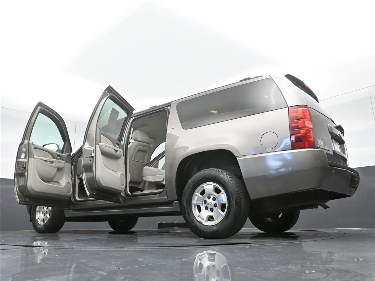 Chevrolet Suburban LT 1500 2WD 2013