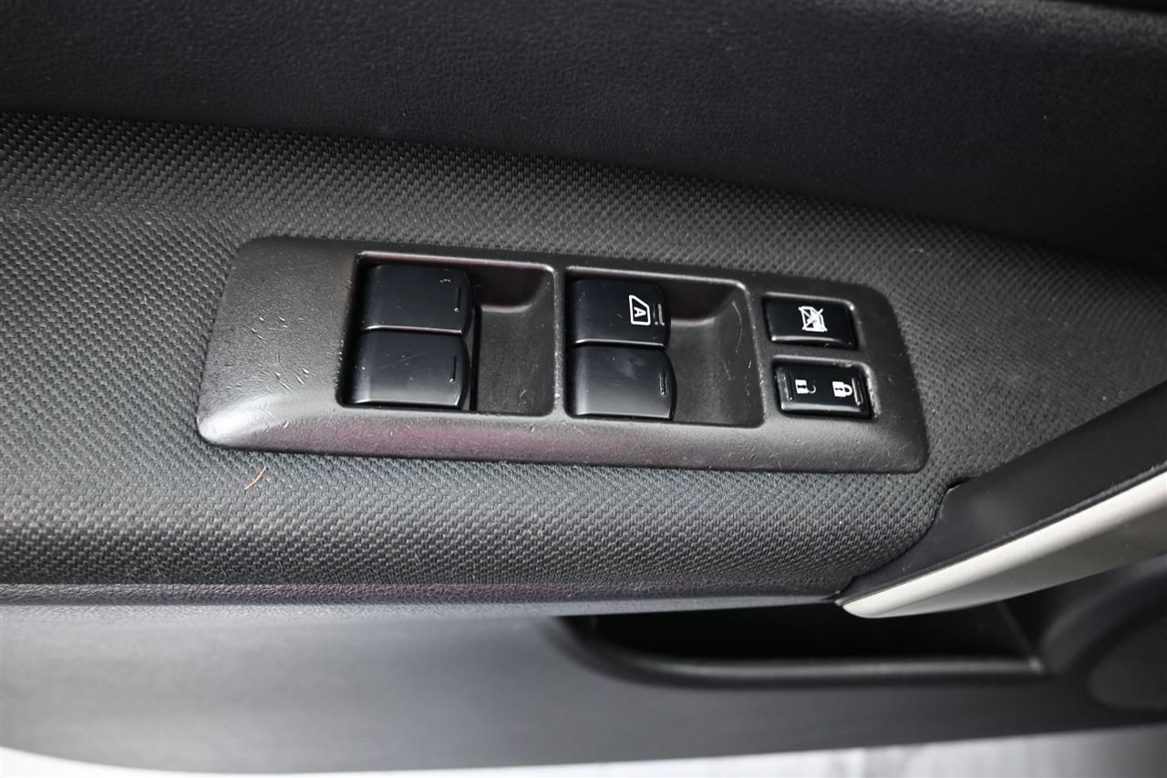 Nissan Rogue S AWD 2013