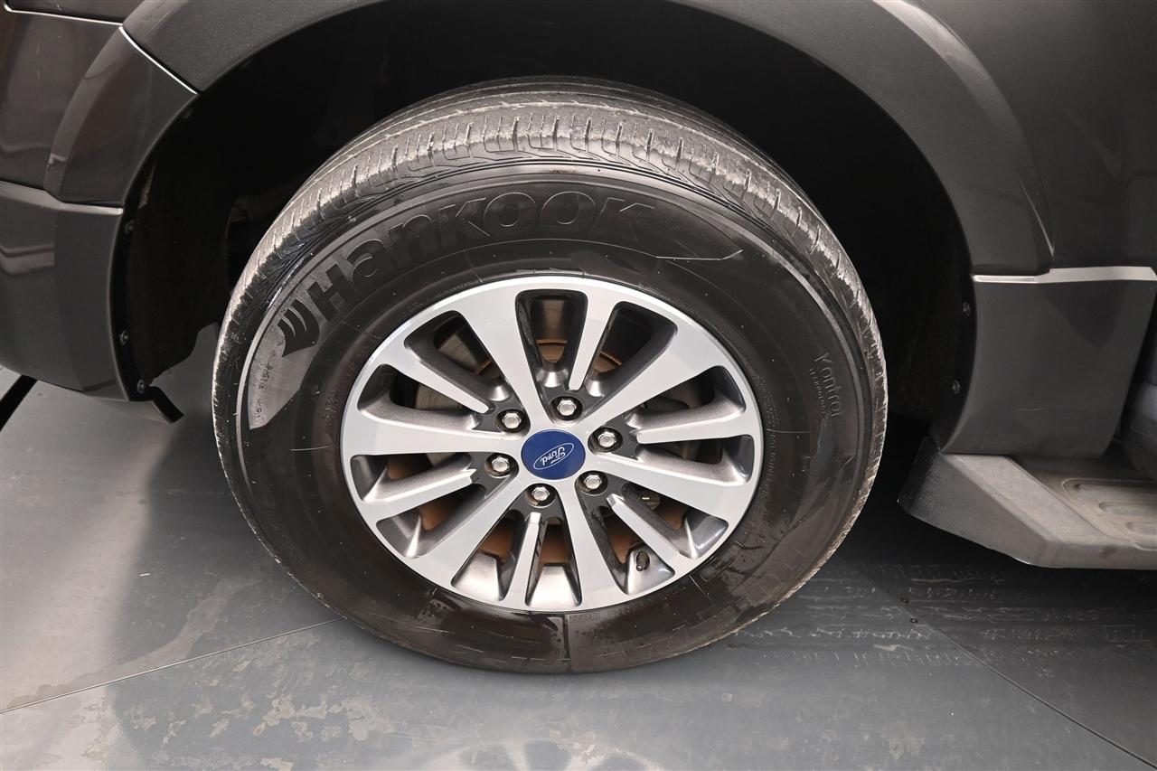Ford Expedition XLT 2WD 2016