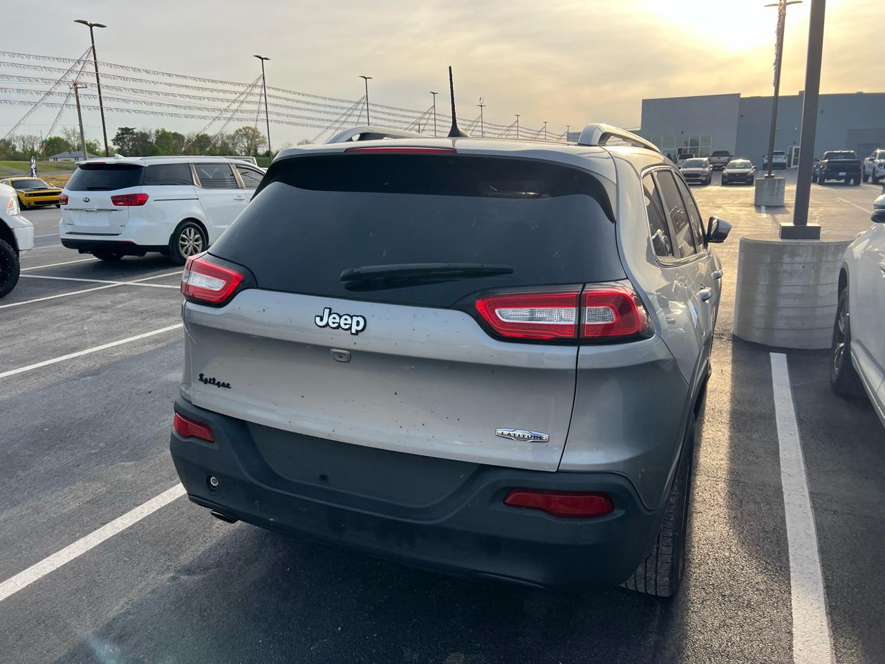 Jeep Cherokee Latitude FWD 2017