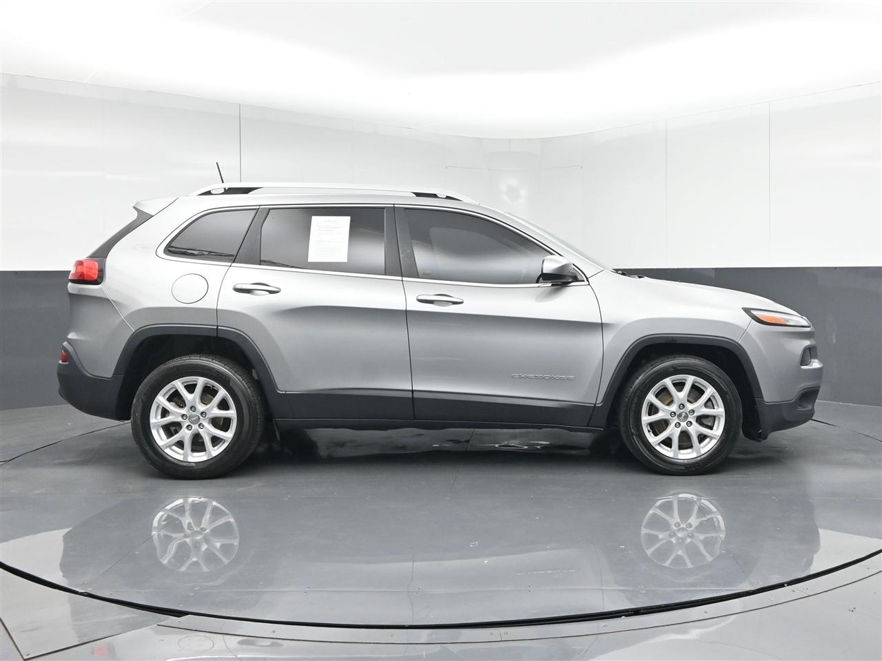 Jeep Cherokee Latitude FWD 2017