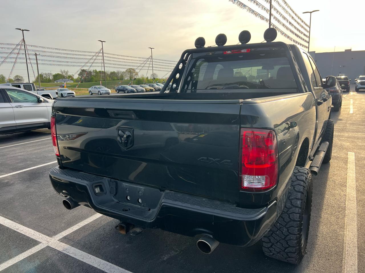 RAM 1500 Tradesman Quad Cab 4WD 2017