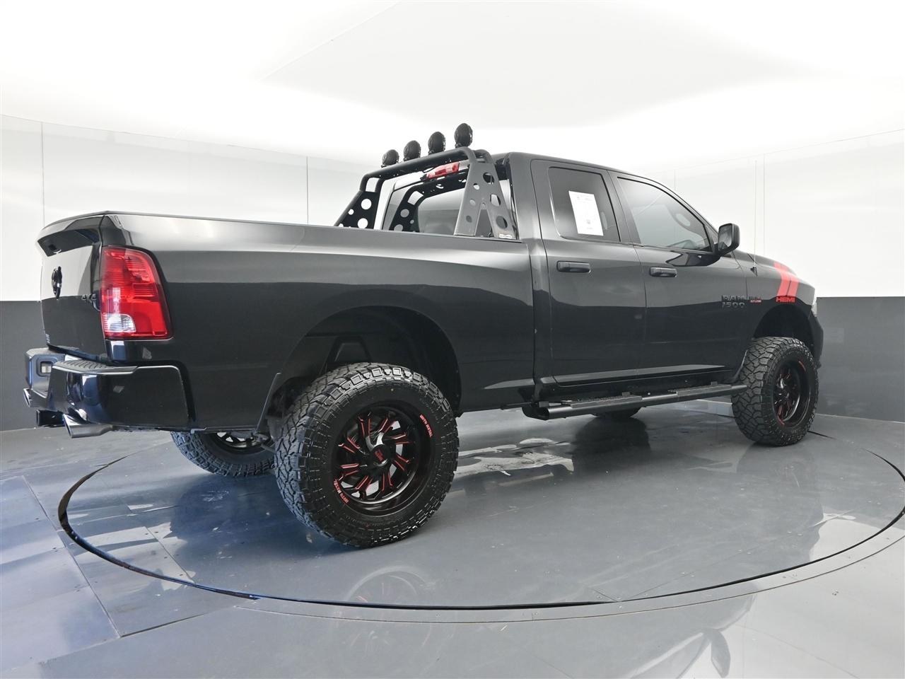 RAM 1500 Tradesman Quad Cab 4WD 2017