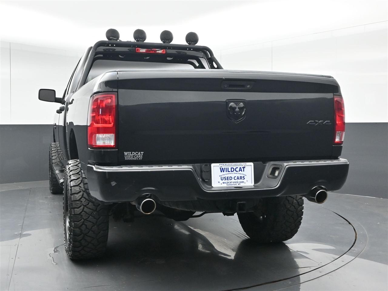 RAM 1500 Tradesman Quad Cab 4WD 2017