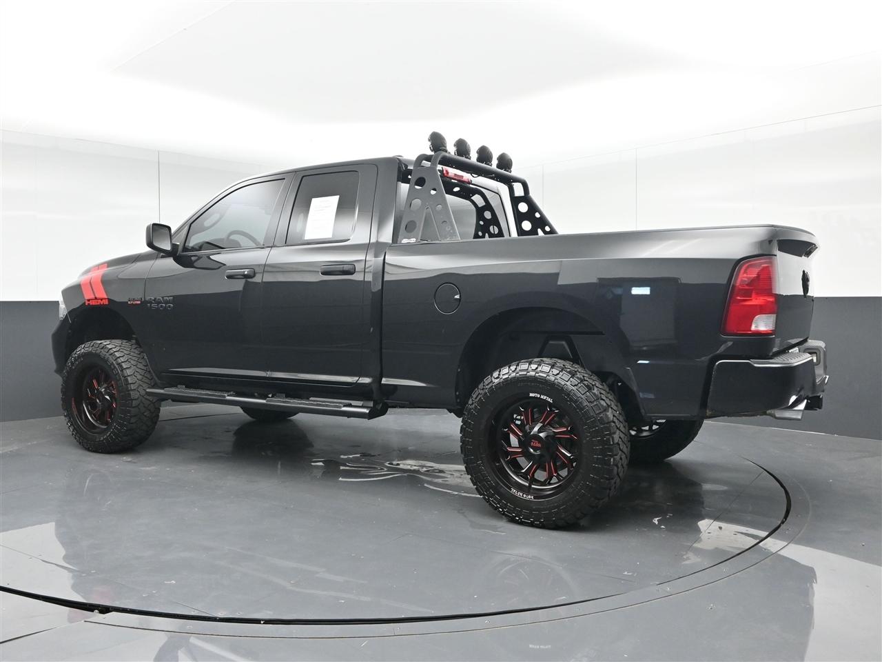 RAM 1500 Tradesman Quad Cab 4WD 2017
