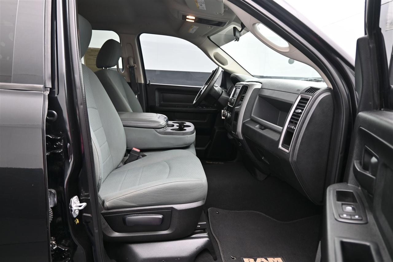RAM 1500 Tradesman Quad Cab 4WD 2017