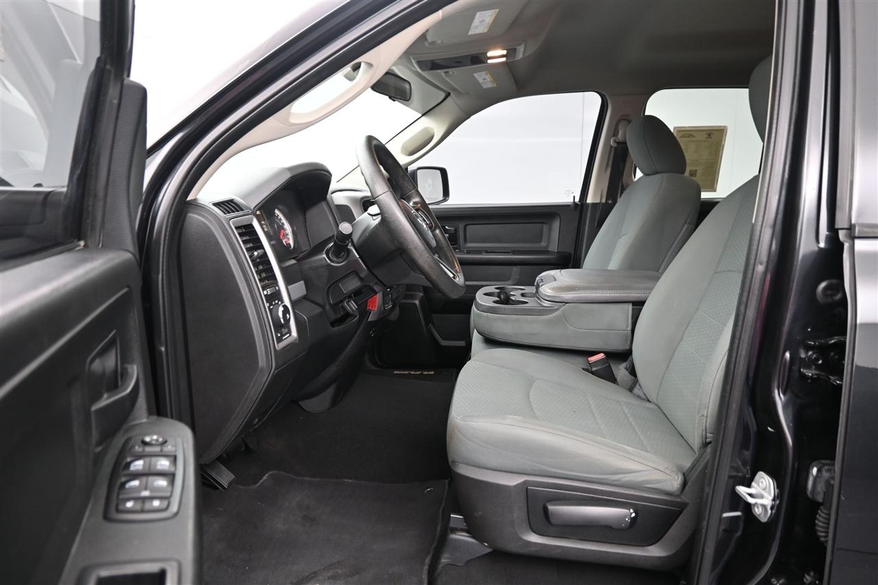 RAM 1500 Tradesman Quad Cab 4WD 2017