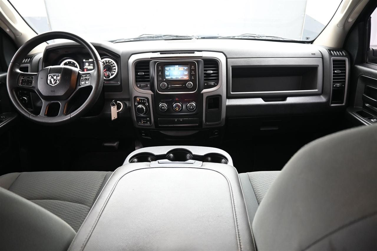 RAM 1500 Tradesman Quad Cab 4WD 2017