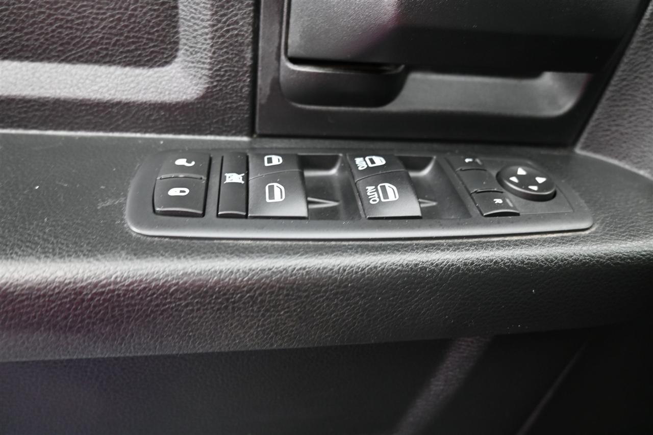 RAM 1500 Tradesman Quad Cab 4WD 2017
