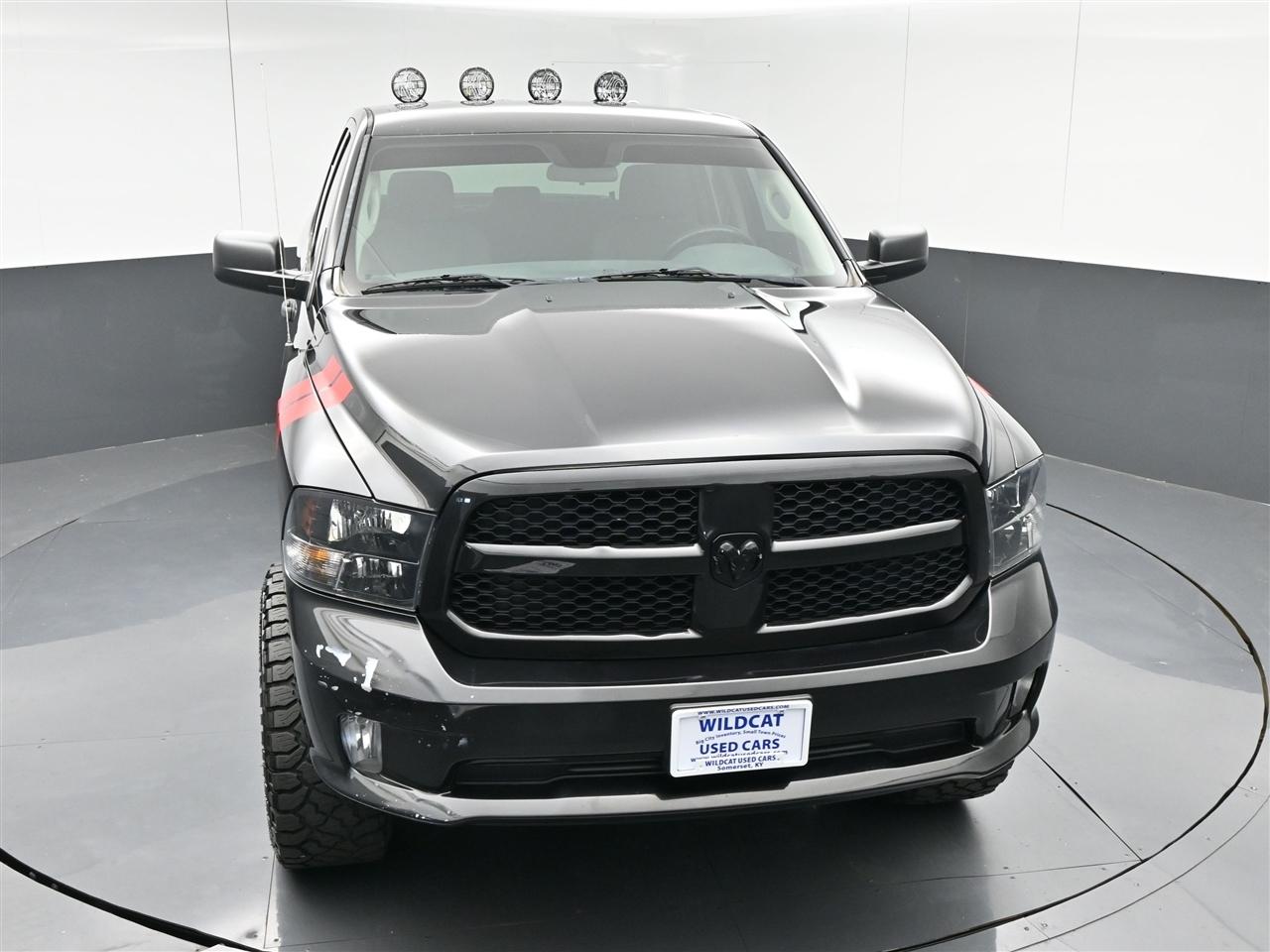 RAM 1500 Tradesman Quad Cab 4WD 2017