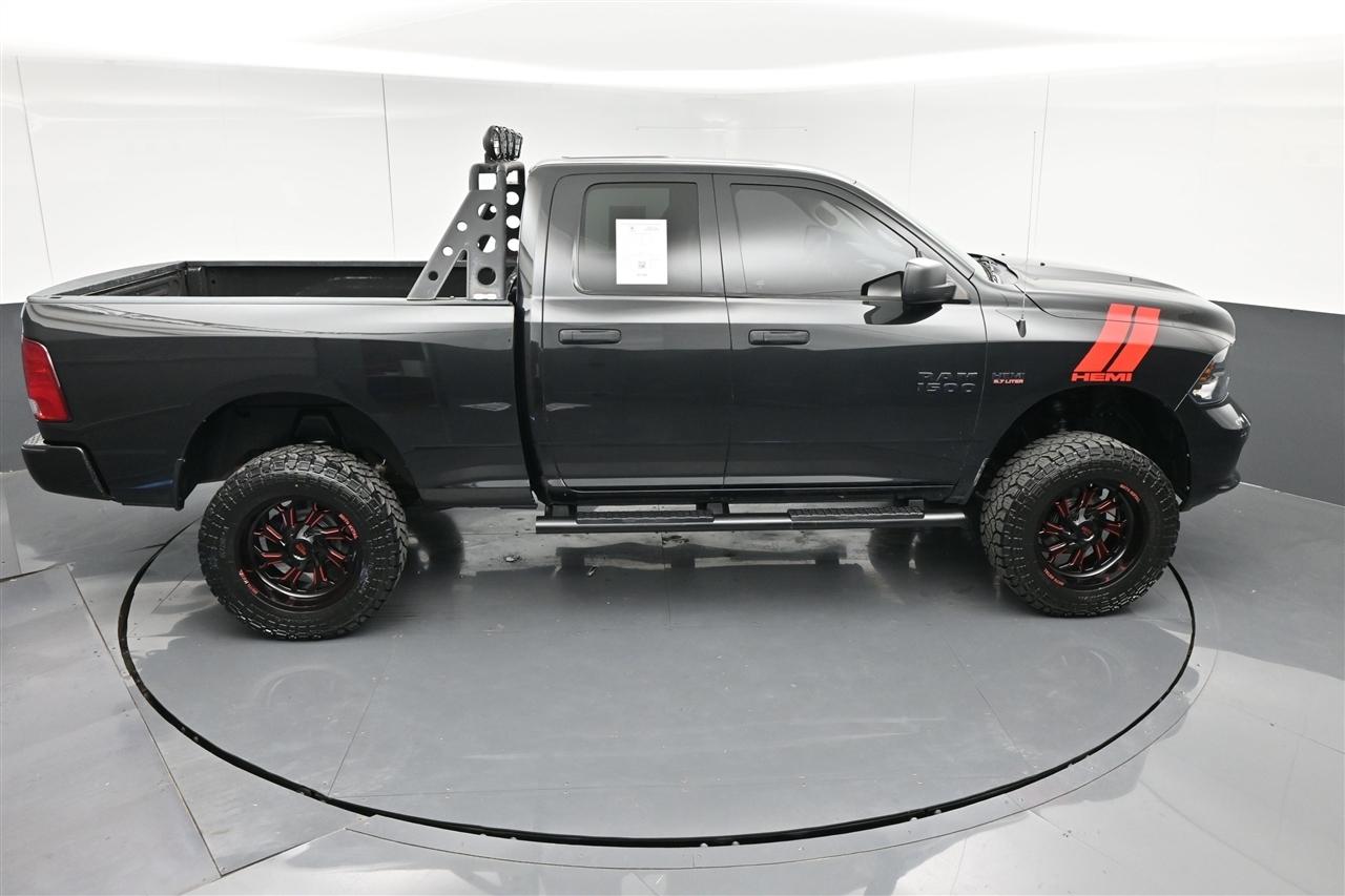 RAM 1500 Tradesman Quad Cab 4WD 2017