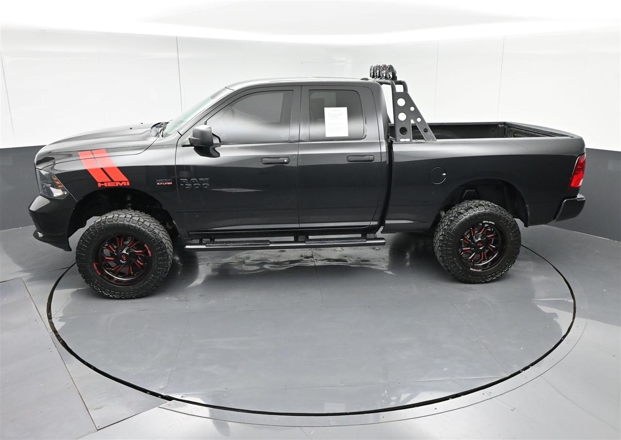 RAM 1500 Tradesman Quad Cab 4WD 2017