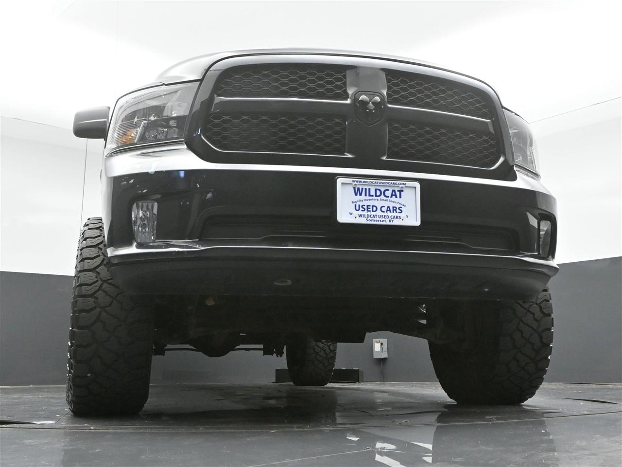 RAM 1500 Tradesman Quad Cab 4WD 2017