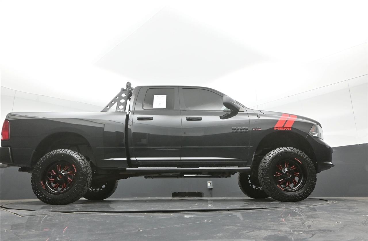 RAM 1500 Tradesman Quad Cab 4WD 2017