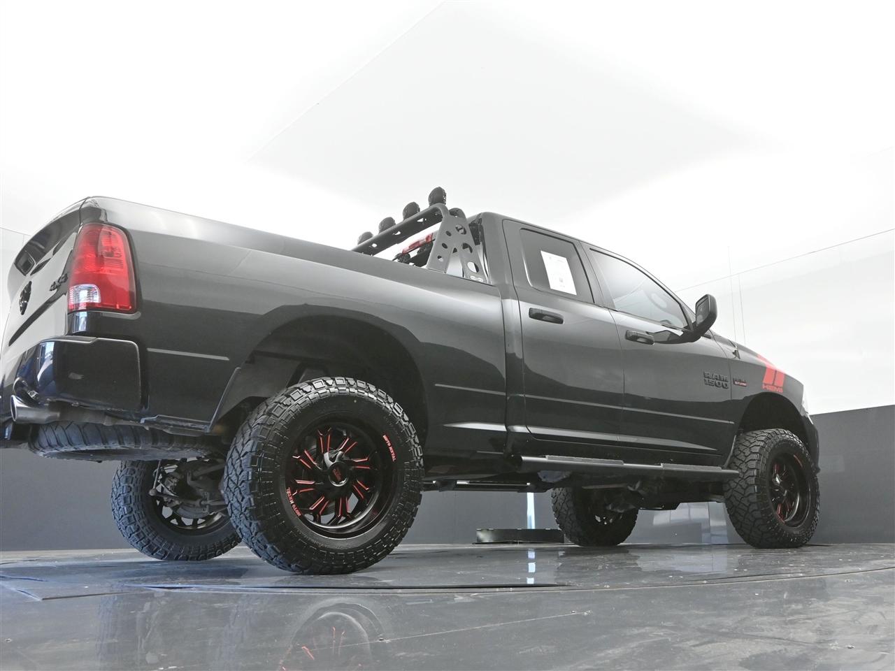 RAM 1500 Tradesman Quad Cab 4WD 2017