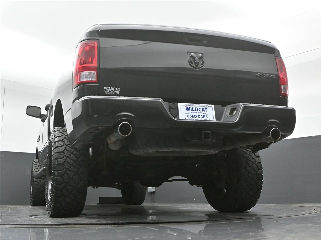 RAM 1500 Tradesman Quad Cab 4WD 2017