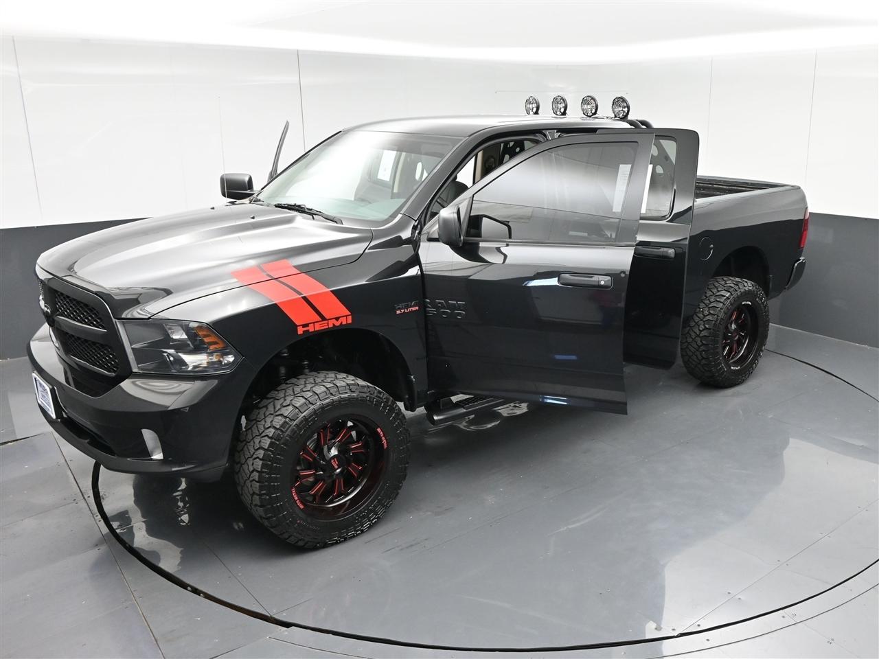 RAM 1500 Tradesman Quad Cab 4WD 2017