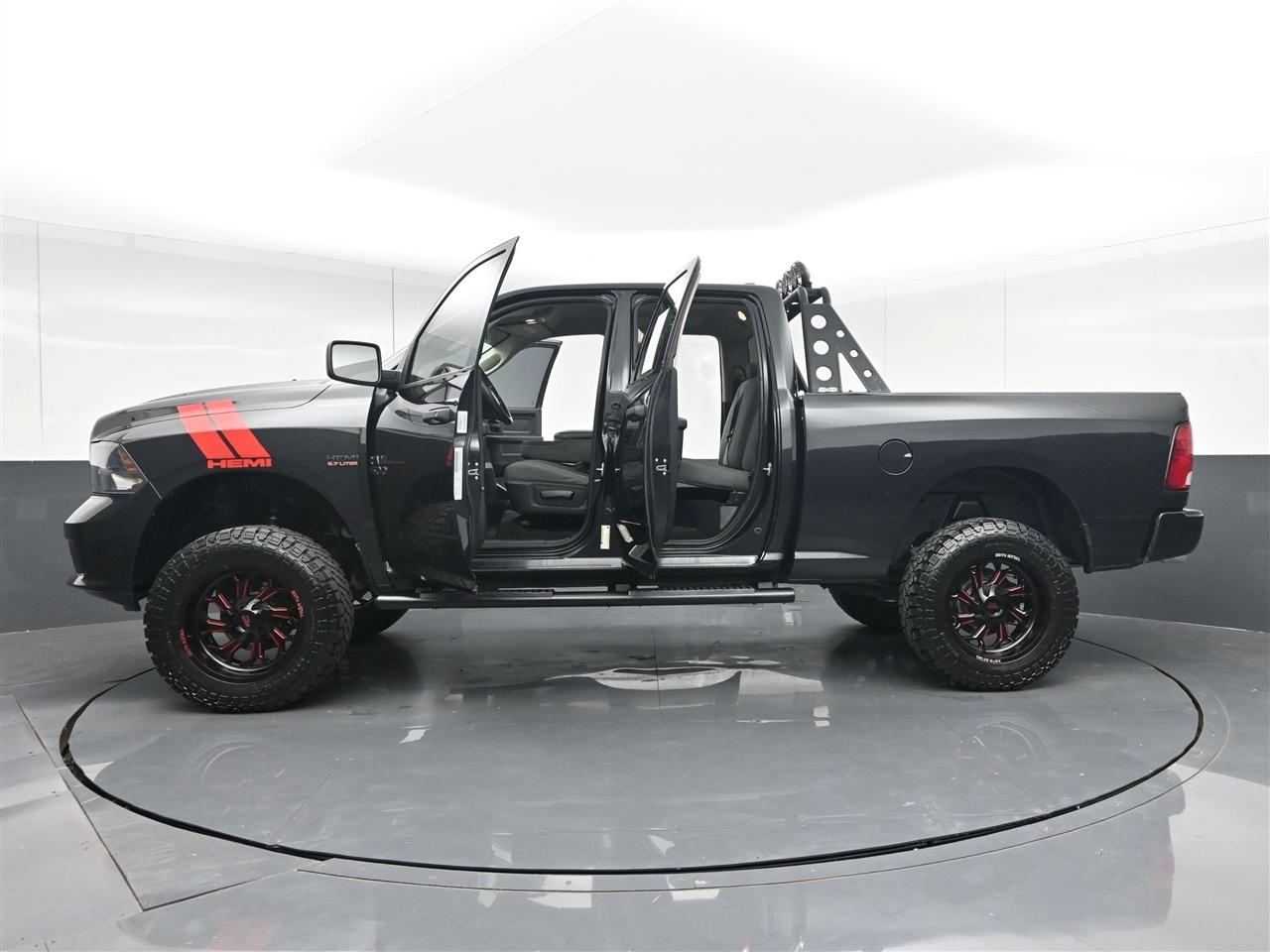 RAM 1500 Tradesman Quad Cab 4WD 2017