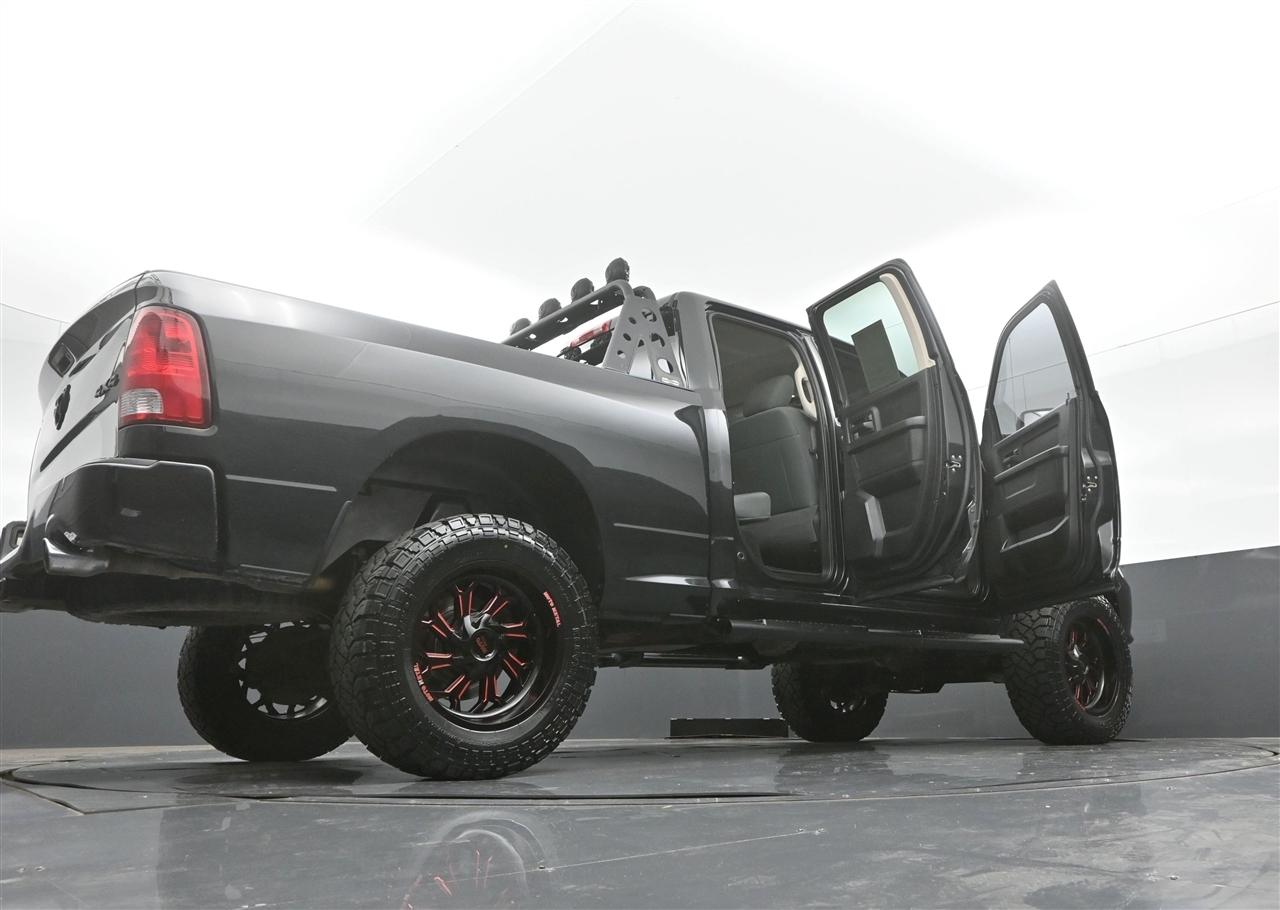 RAM 1500 Tradesman Quad Cab 4WD 2017