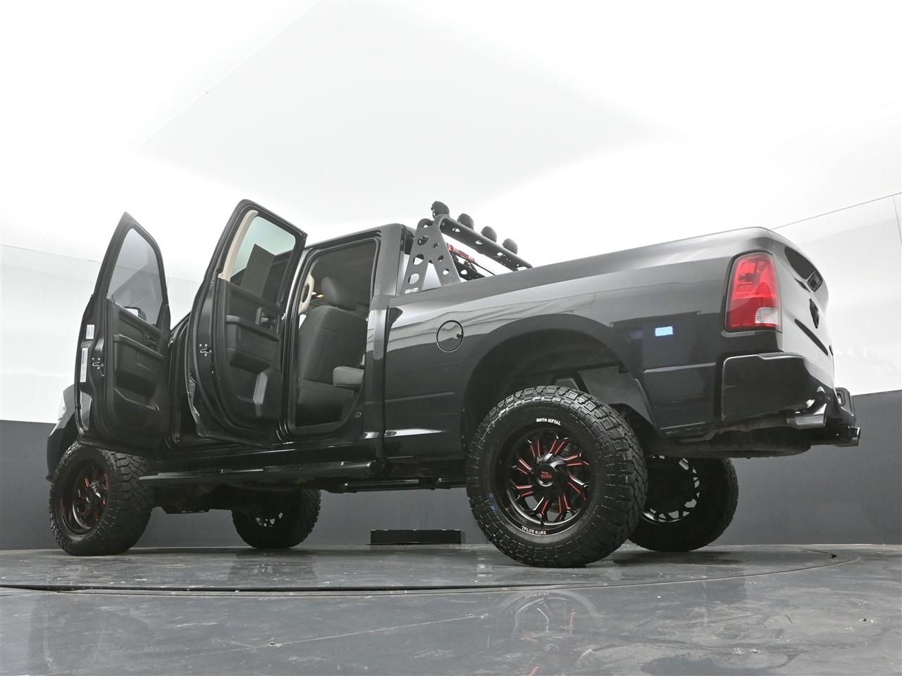 RAM 1500 Tradesman Quad Cab 4WD 2017