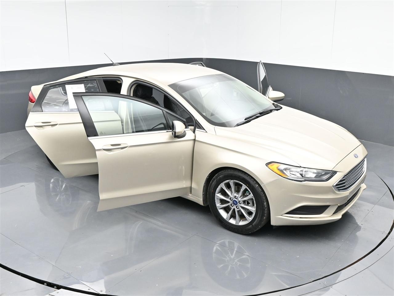 Ford Fusion SE 2017