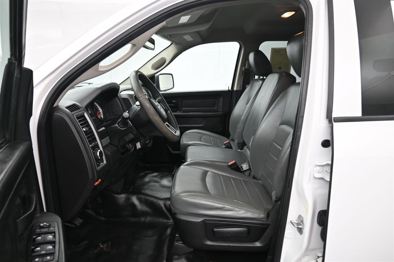 RAM 1500 Classic Tradesman Quad Cab 4WD 2019