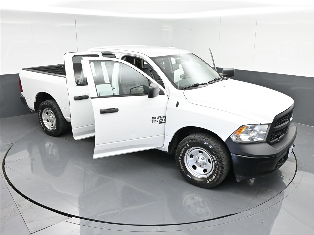 RAM 1500 Classic Tradesman Quad Cab 4WD 2019