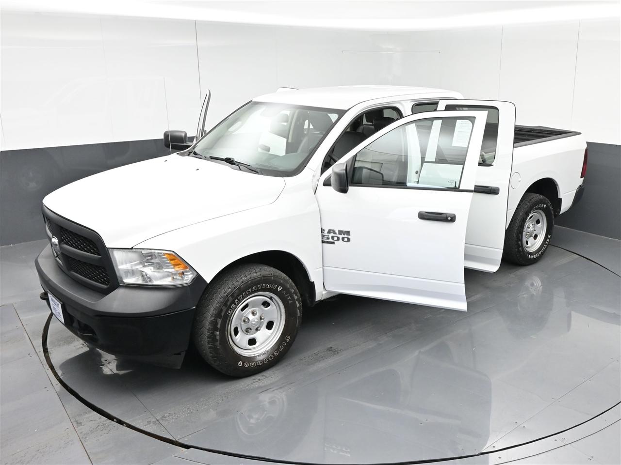 RAM 1500 Classic Tradesman Quad Cab 4WD 2019