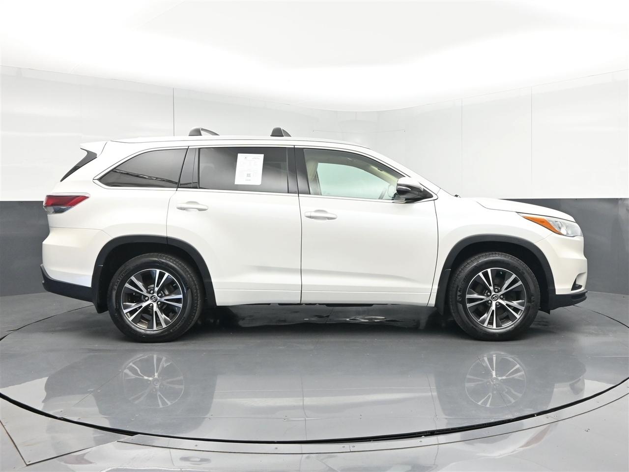 Toyota Highlander XLE AWD V6 2016