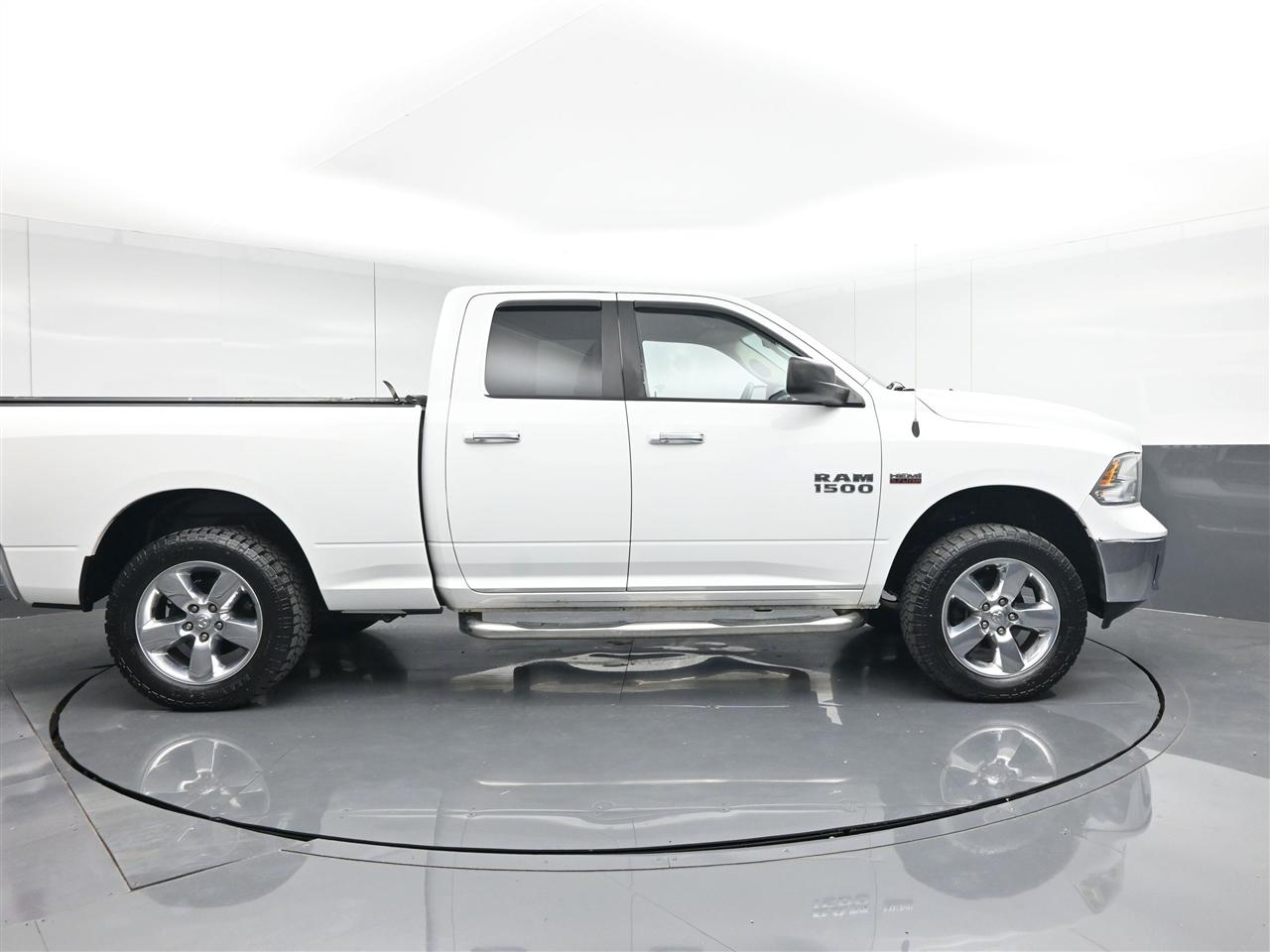RAM 1500 SLT Quad Cab 4WD 2015