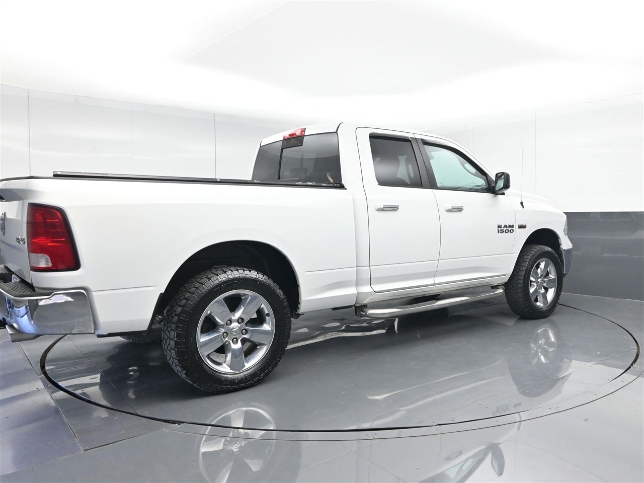 RAM 1500 SLT Quad Cab 4WD 2015