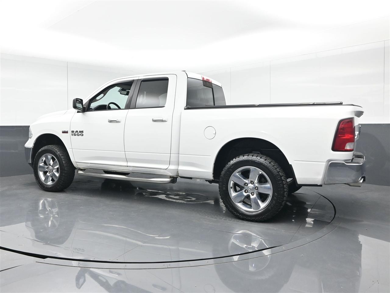 RAM 1500 SLT Quad Cab 4WD 2015