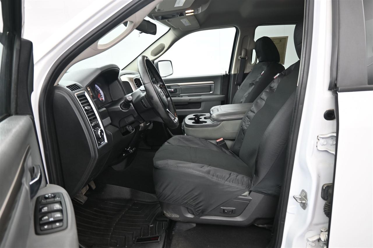 RAM 1500 SLT Quad Cab 4WD 2015