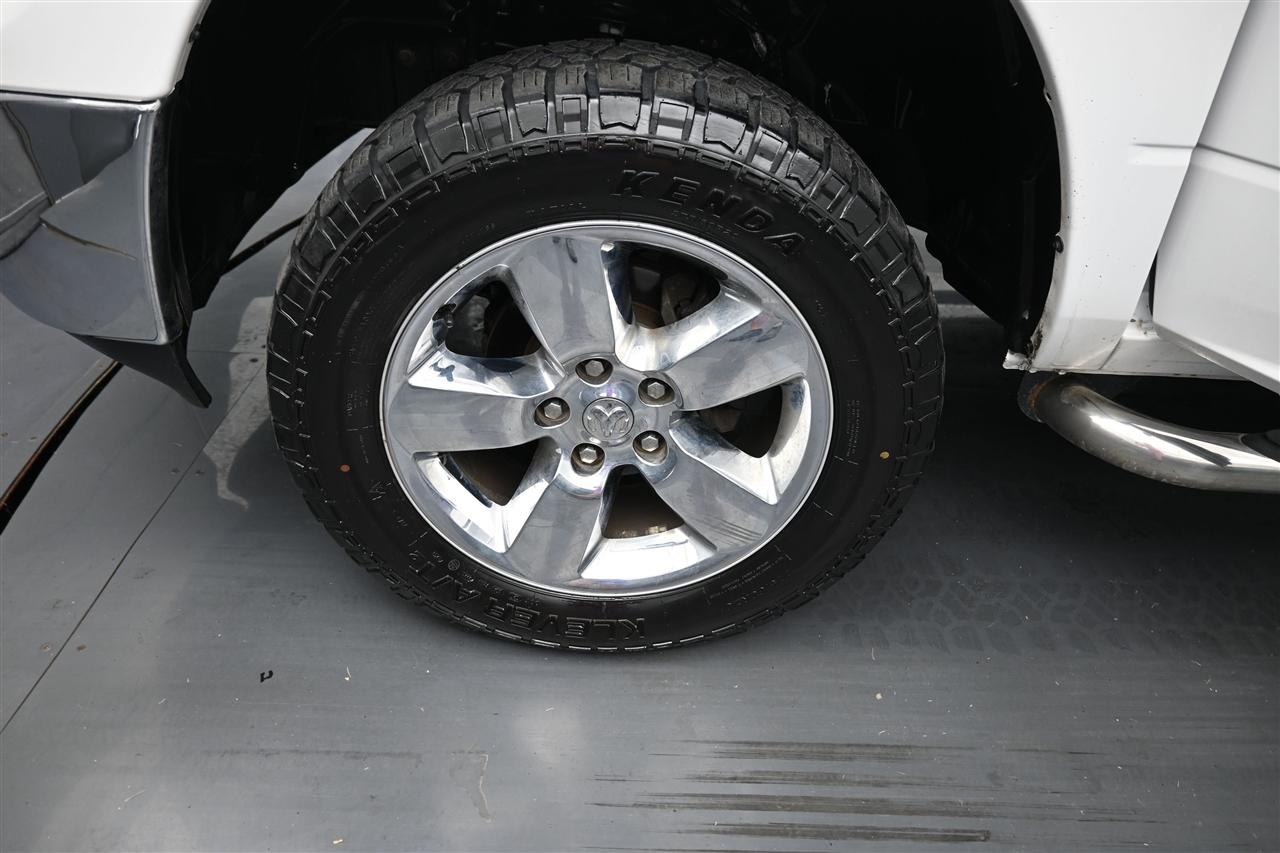 RAM 1500 SLT Quad Cab 4WD 2015