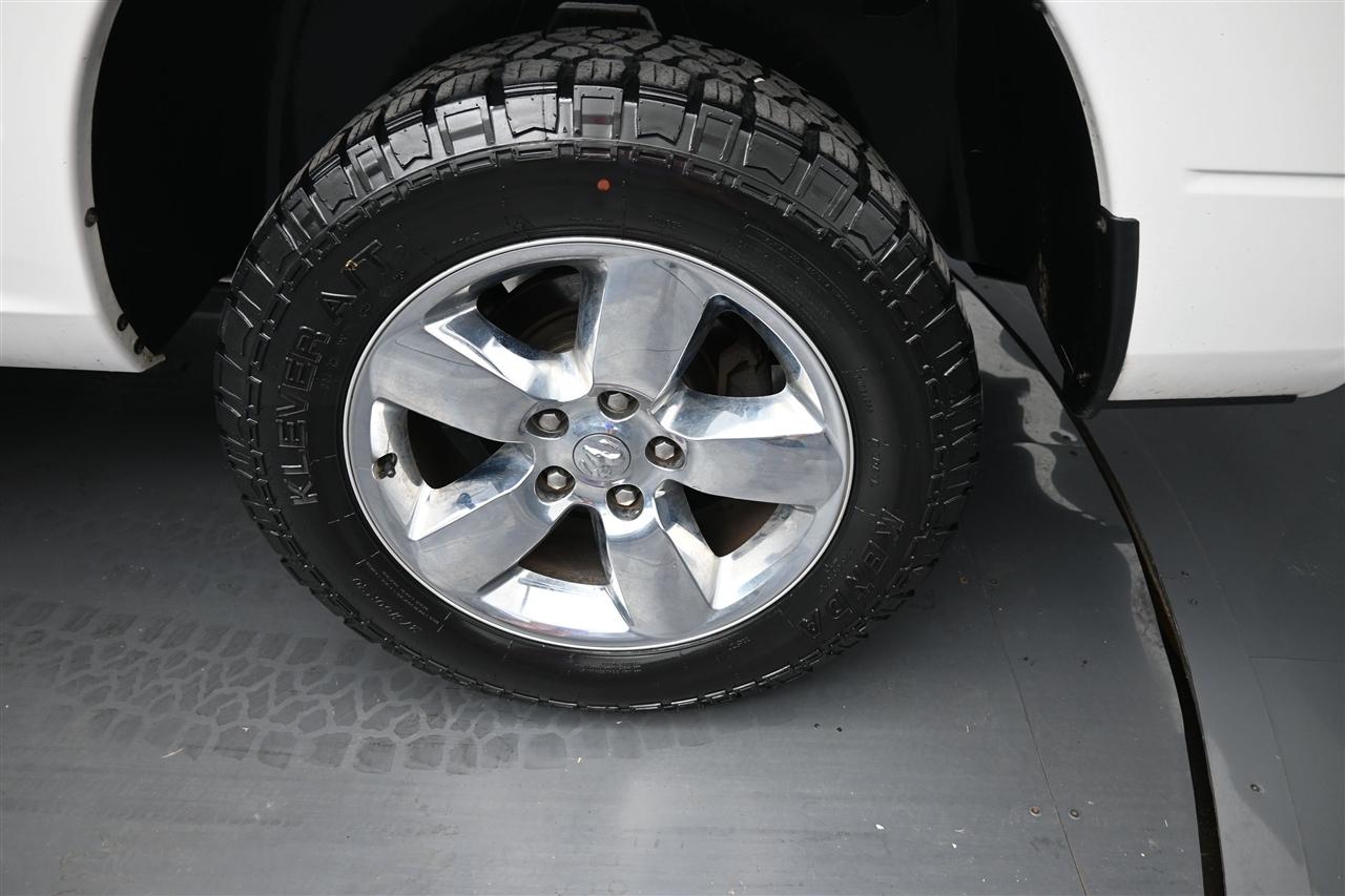 RAM 1500 SLT Quad Cab 4WD 2015