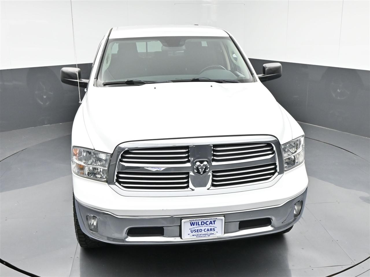 RAM 1500 SLT Quad Cab 4WD 2015