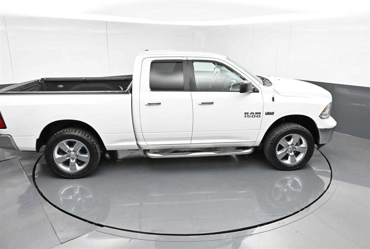 RAM 1500 SLT Quad Cab 4WD 2015