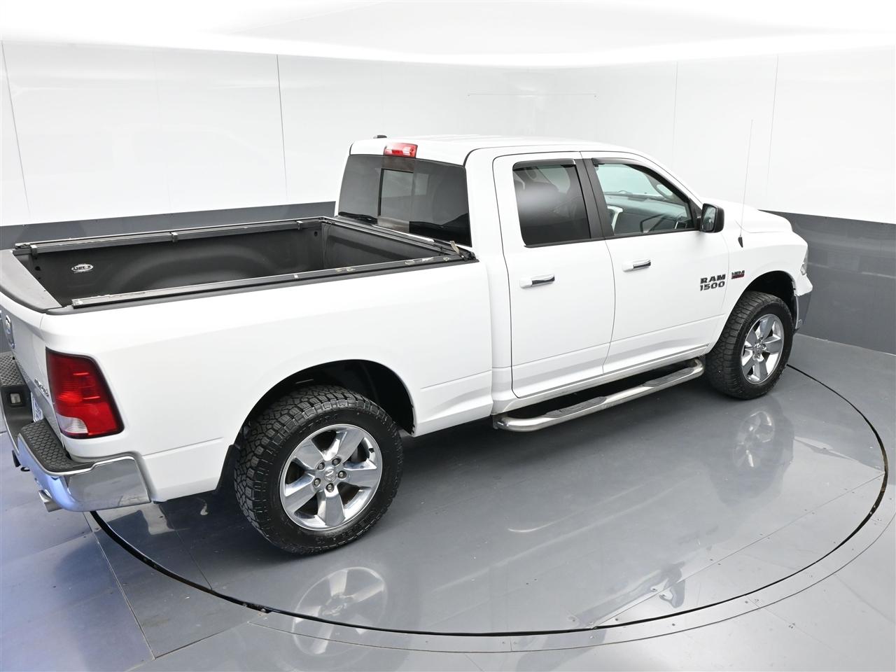 RAM 1500 SLT Quad Cab 4WD 2015
