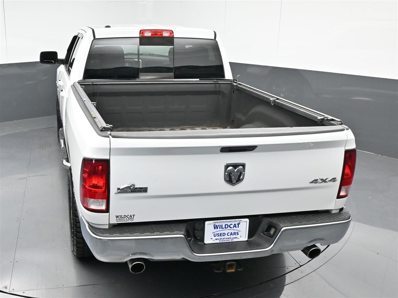 RAM 1500 SLT Quad Cab 4WD 2015