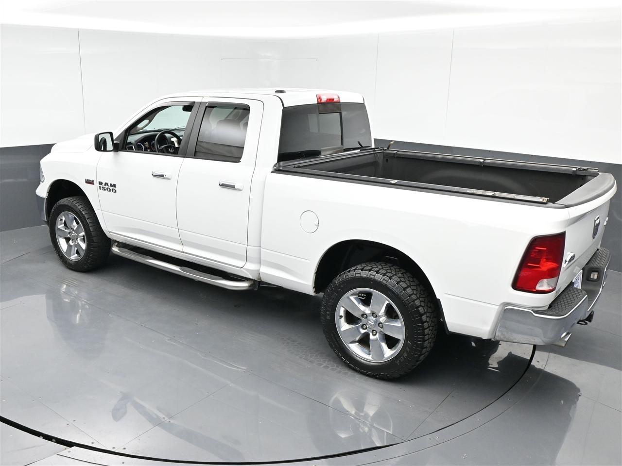 RAM 1500 SLT Quad Cab 4WD 2015