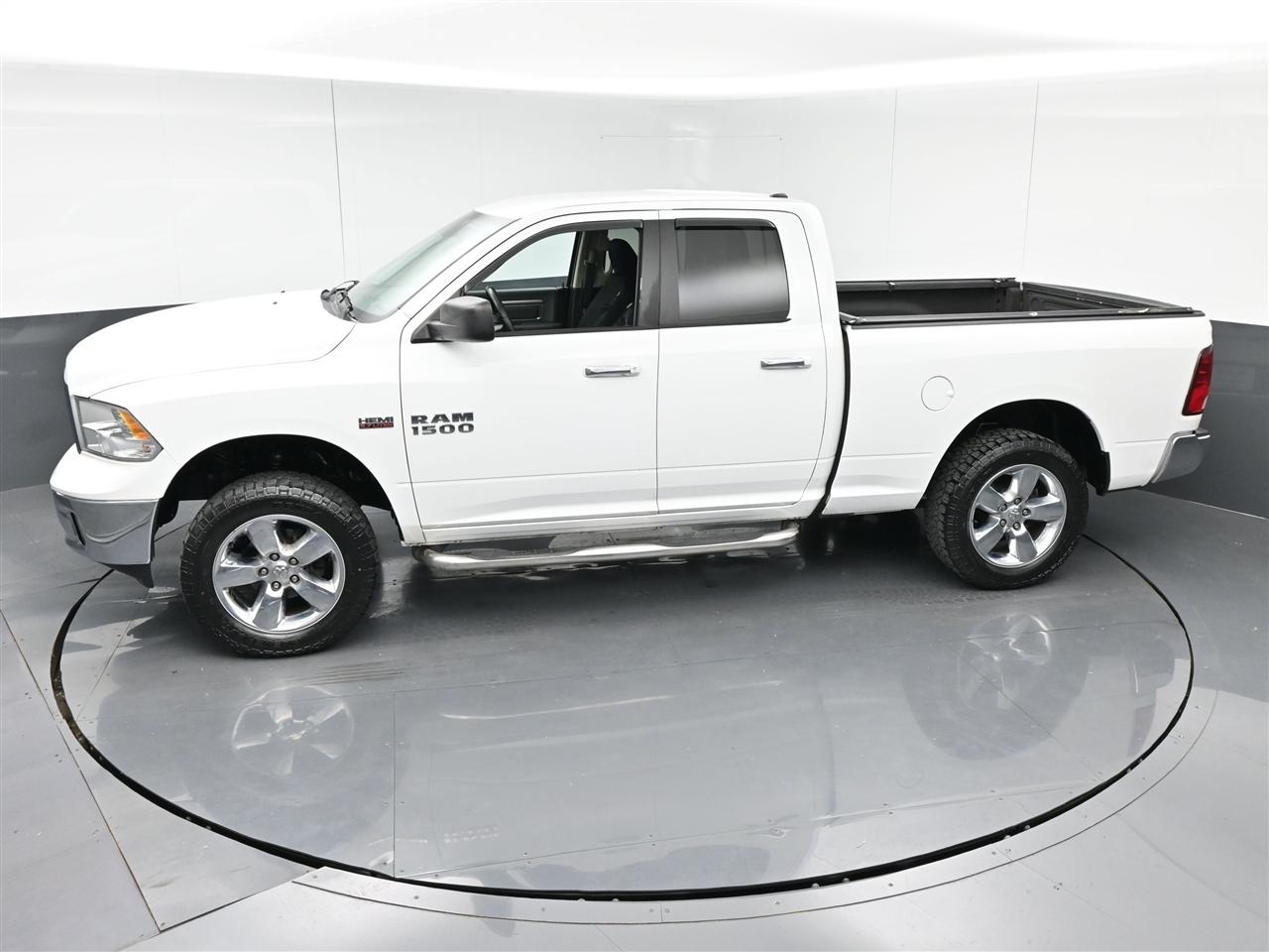 RAM 1500 SLT Quad Cab 4WD 2015