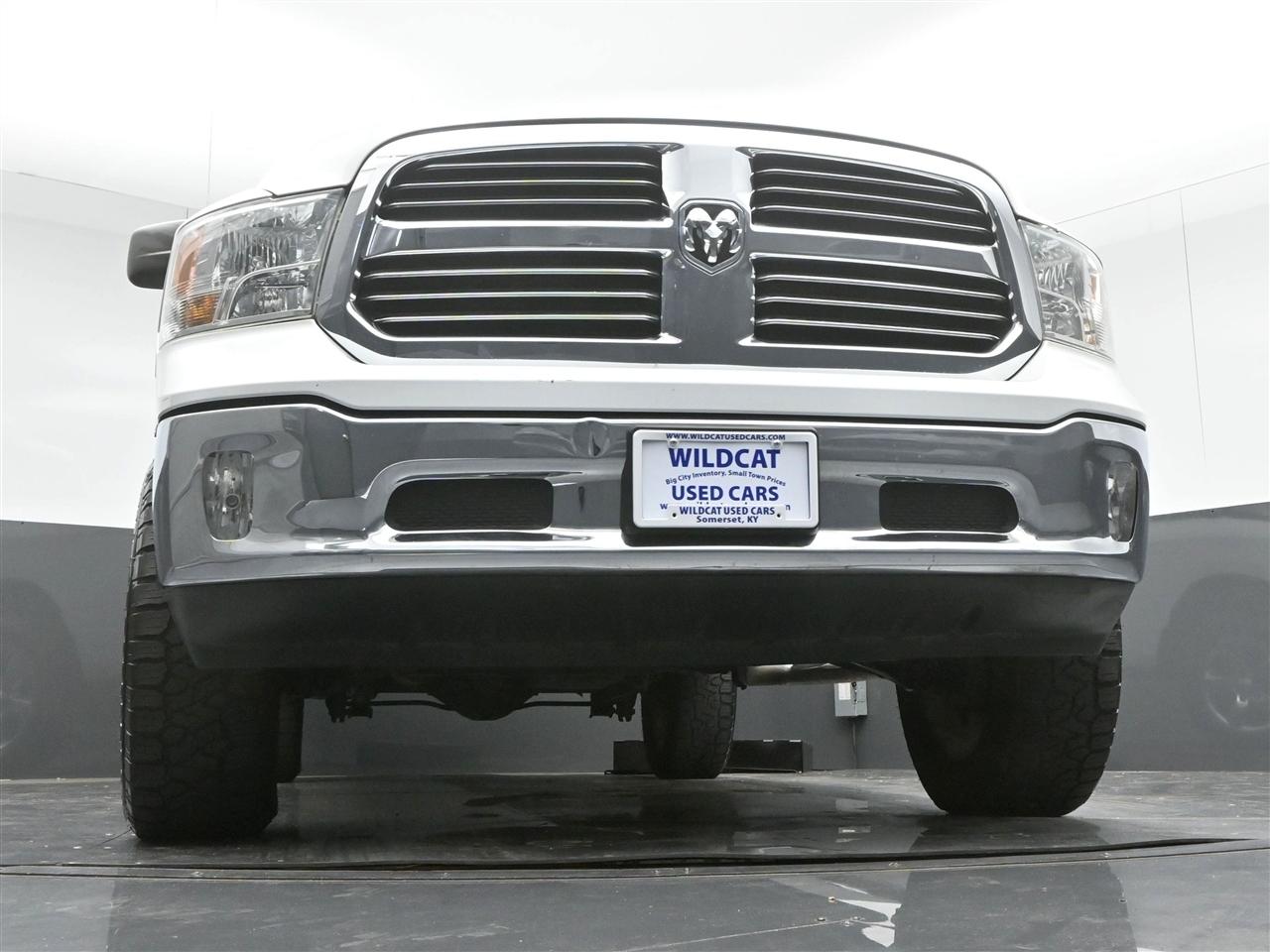 RAM 1500 SLT Quad Cab 4WD 2015