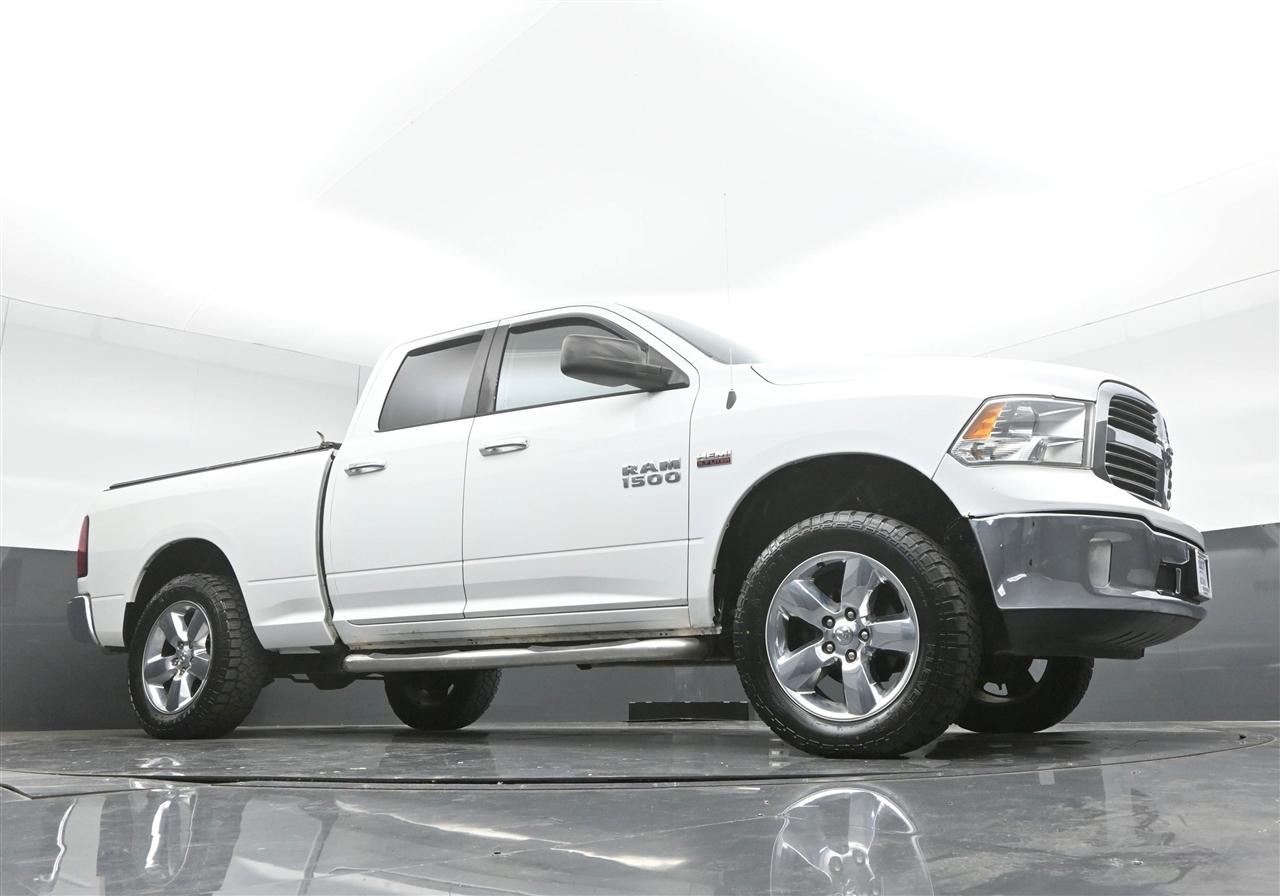 RAM 1500 SLT Quad Cab 4WD 2015