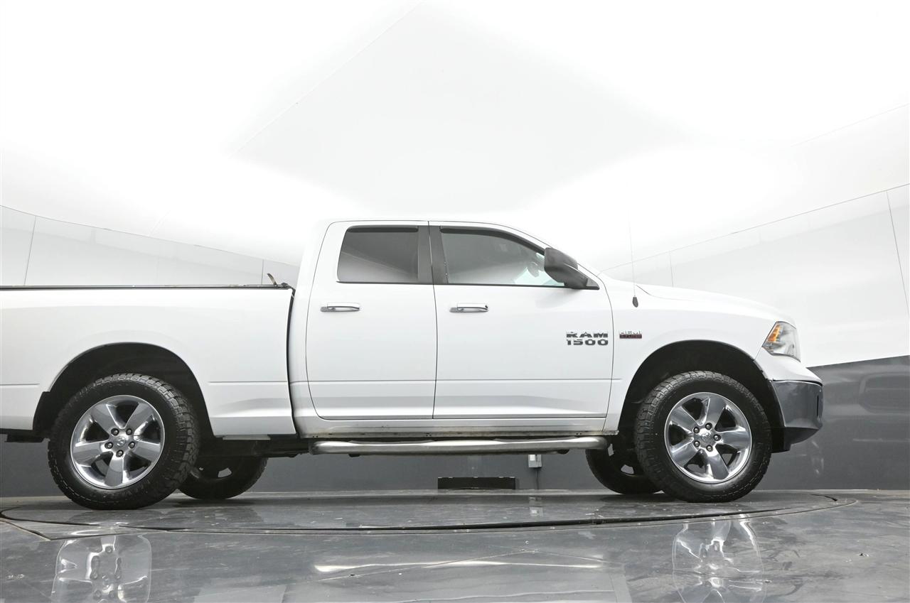 RAM 1500 SLT Quad Cab 4WD 2015