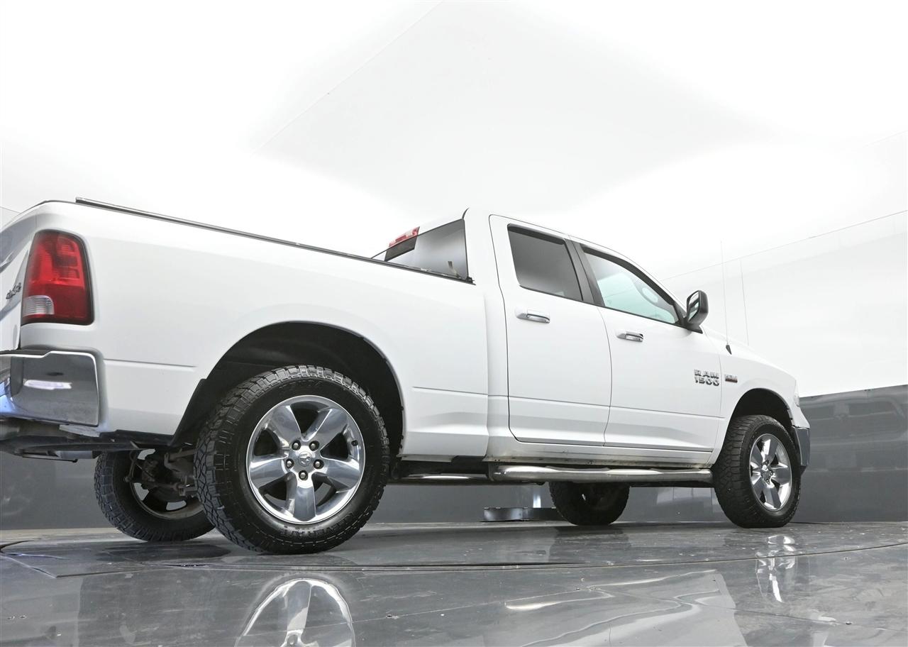RAM 1500 SLT Quad Cab 4WD 2015