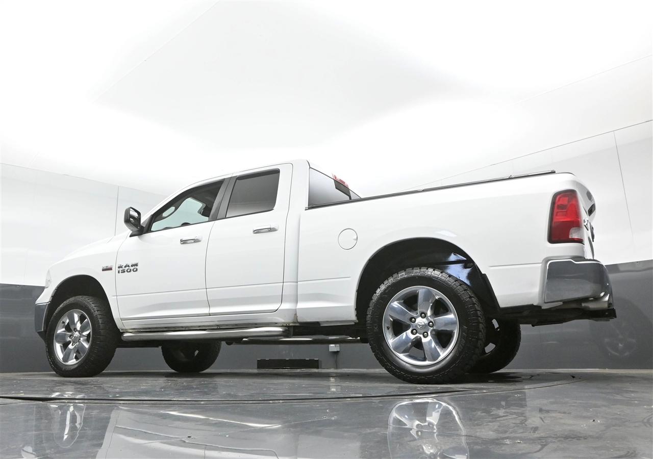 RAM 1500 SLT Quad Cab 4WD 2015